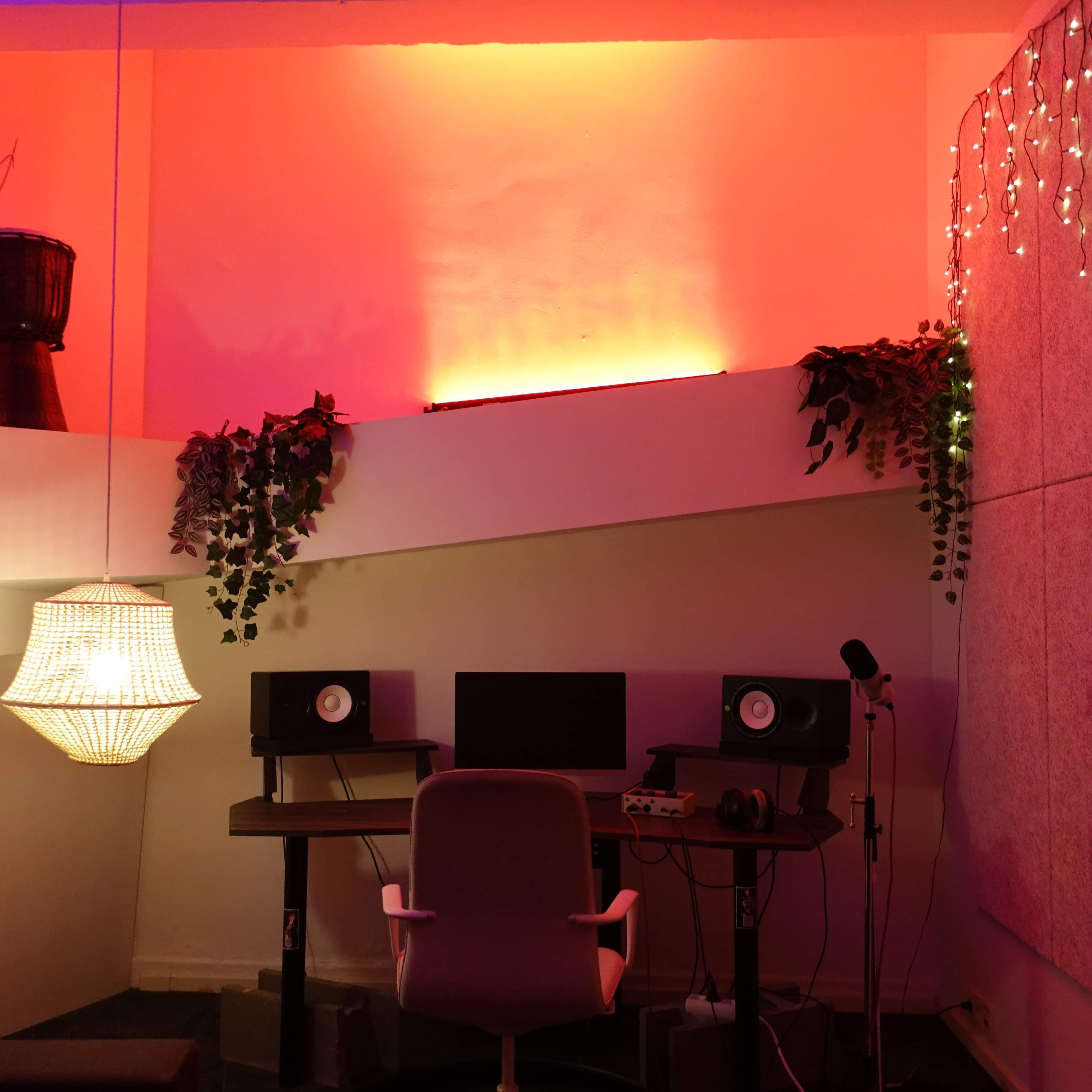 A cozy and professional space for intimate projects in Studio Five.